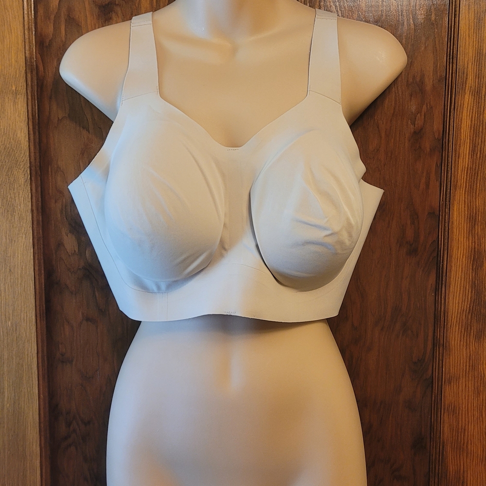 Evelyn and Bobbie Beyond Bra